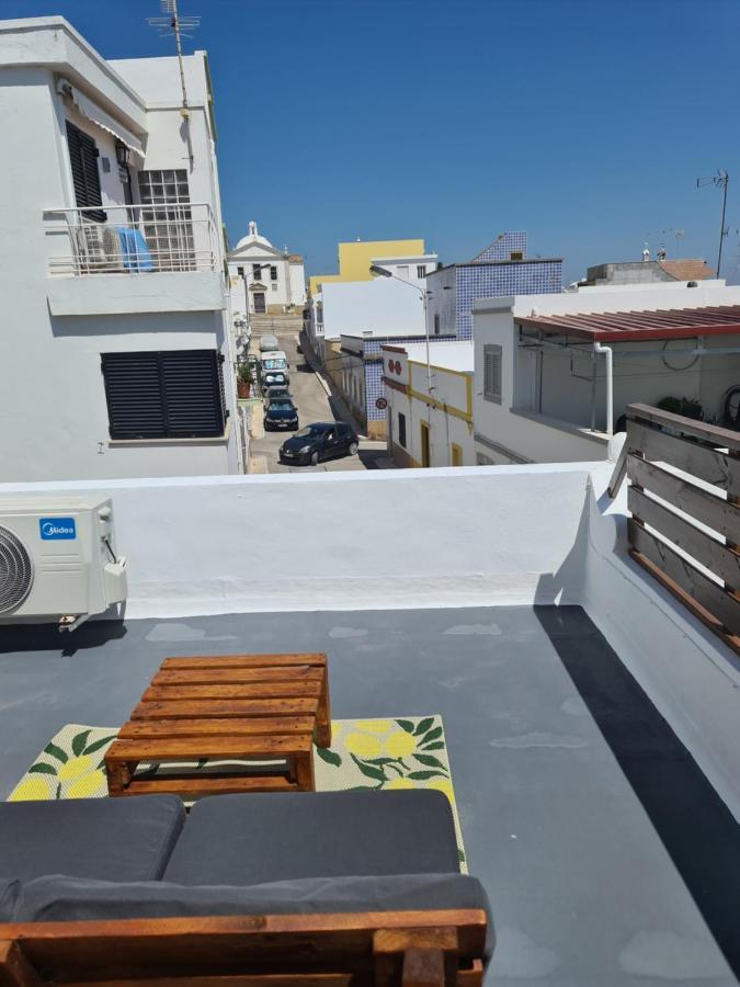 פוסטה Different House Holidays מראה חיצוני תמונה