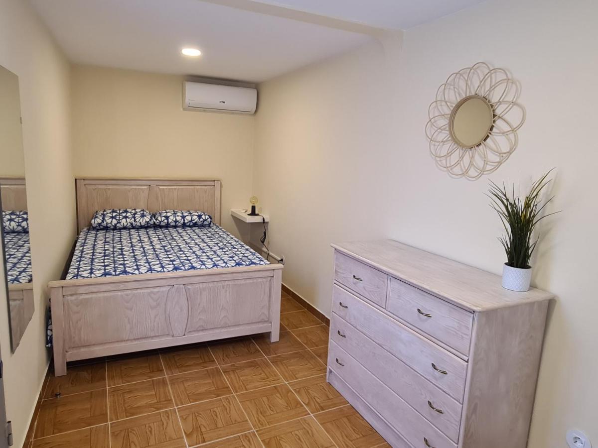 פוסטה Different House Holidays מראה חיצוני תמונה